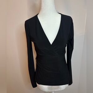 WHITE HOUSE BLACK MARKET Womens v neck front fitted top size XS